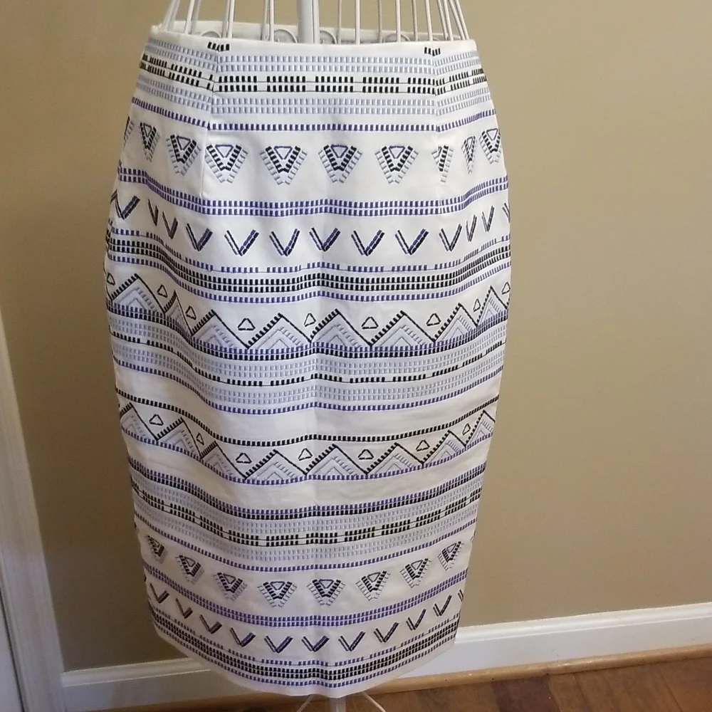 White House Black Market top and skirt - Picture 8 of 15